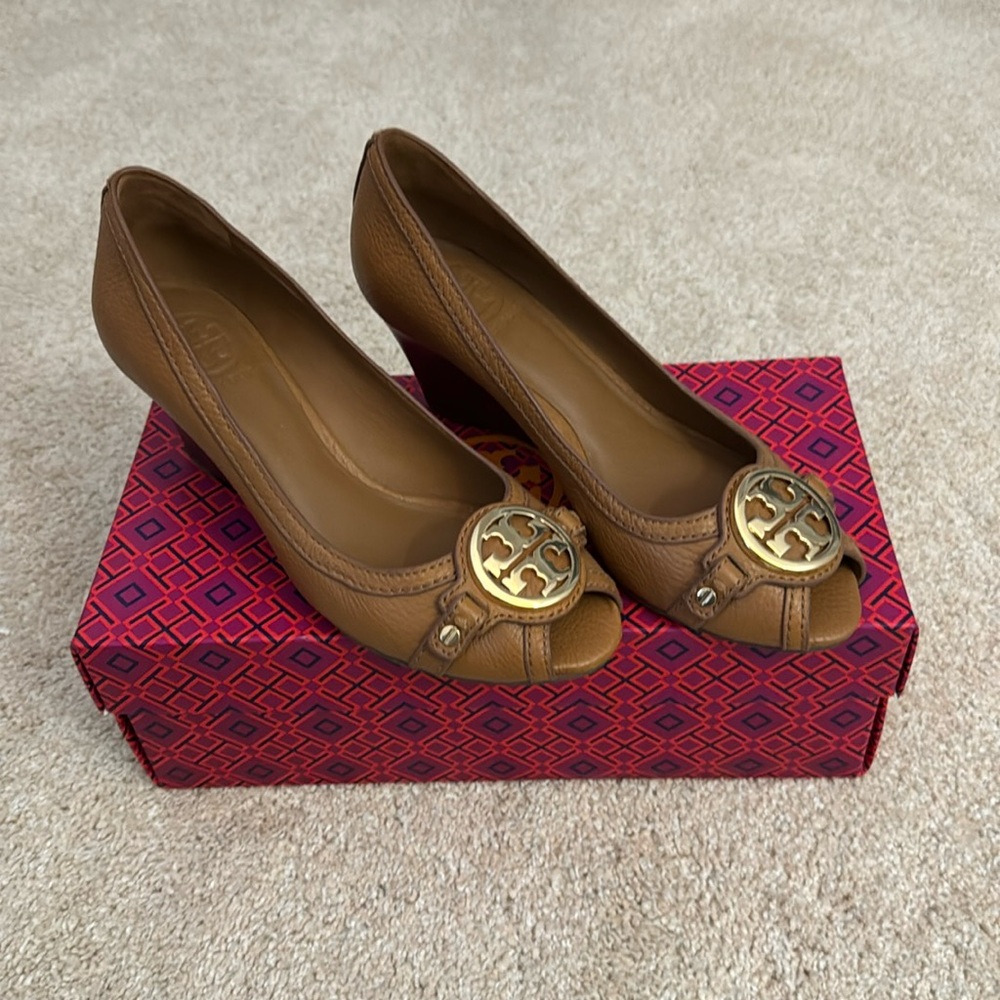 Tory Burch - Wedge Heels - Royal Tan - Size 6.5